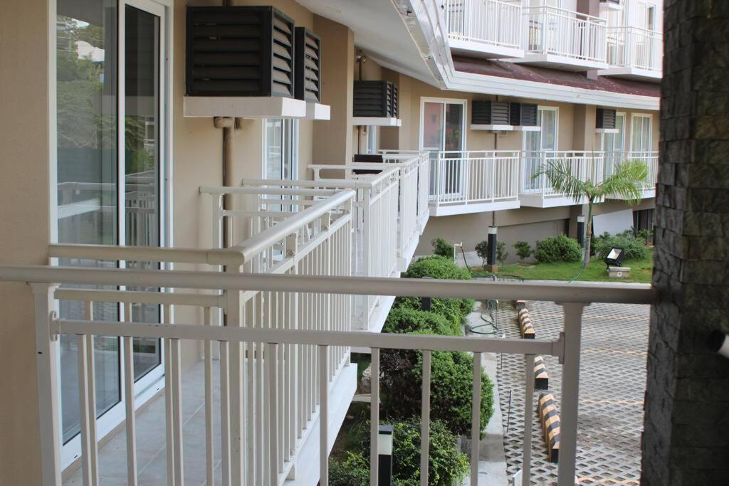 Antonio'S Place, 3 Mins To Mactan Airport, Fast Internet With Netflix Мактан Экстерьер фото