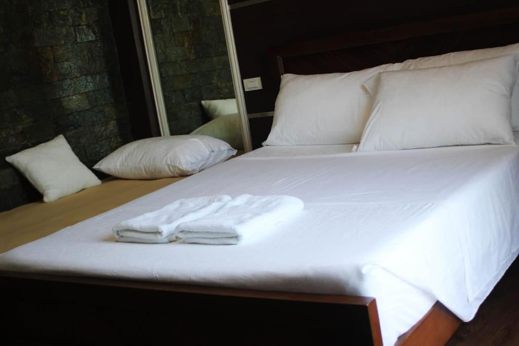 Antonio'S Place, 3 Mins To Mactan Airport, Fast Internet With Netflix Мактан Экстерьер фото