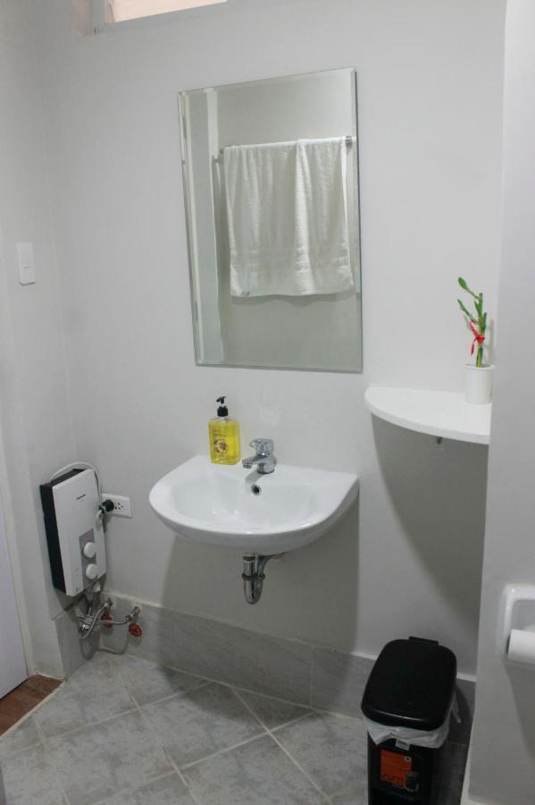 Antonio'S Place, 3 Mins To Mactan Airport, Fast Internet With Netflix Мактан Экстерьер фото